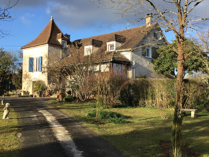 Exterior & Views 1, La Tour Des Quatre Chemins, Lot