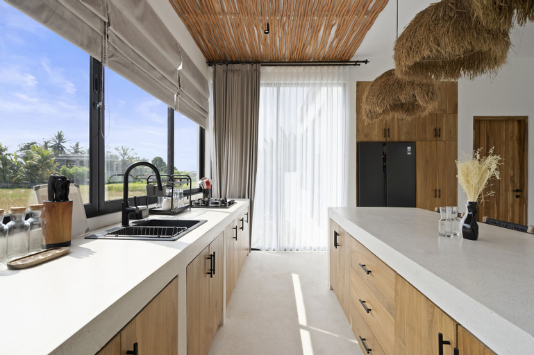 Dining Room 24