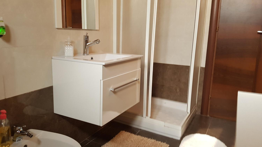 Bathroom 2, B&B La Tartaruga, Milano