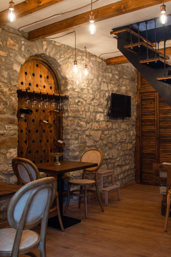 Food & Drinks 4, N'Gorice, Beratit