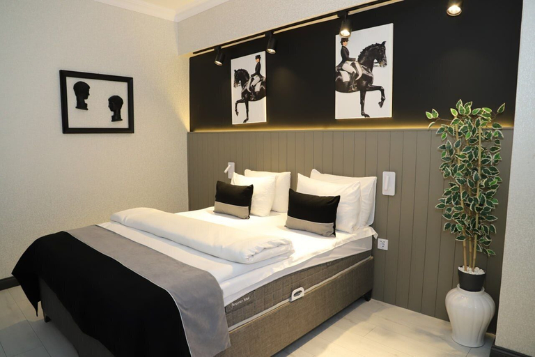 Bedroom 4, Koc Hotel, Karasu