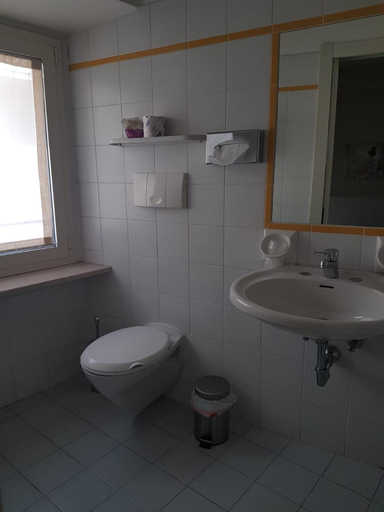 Bathroom 3, Hotel Cumili, Brescia
