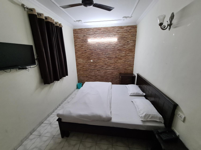 Others 4, Hotel Victoria, Chandigarh