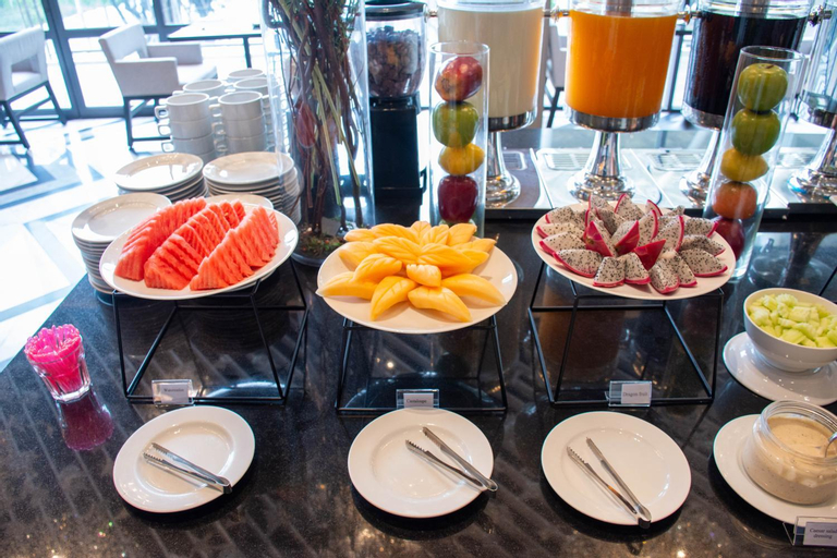 Food & Drinks 17