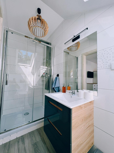 Bathroom 2, Lesny Zakatek Borkowo, Kartuzy