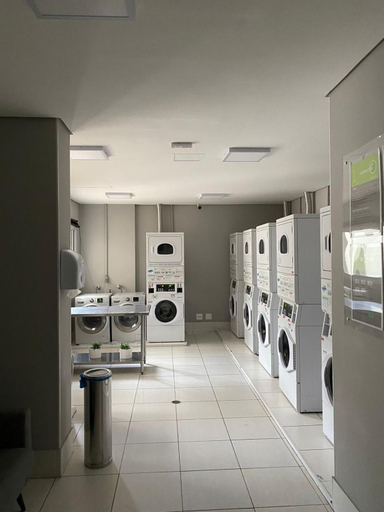 Others 4, LOFT ENCANTADOR COM PISCINA, VAGA, WiFi, TV 50", São Paulo