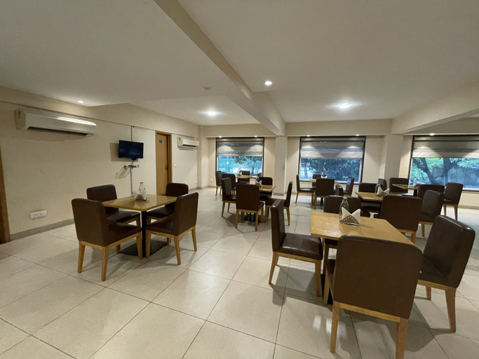 Food & Drinks 5, Saltstayz Select - Galleria Market & Golf Course Road, Gurgaon