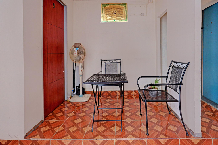 Others 2, OYO 92553 Caitlin Homestay, Batam