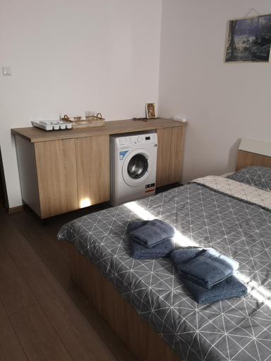 Others 3, Gara Dinu, Municipiul Bucuresti
