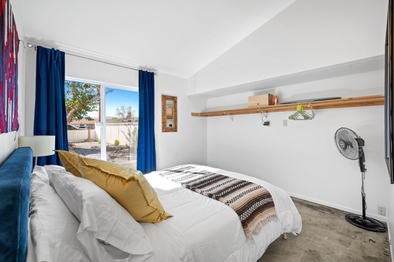 Bedroom 3, The Rosemary House Yucca Valley, San Bernardino