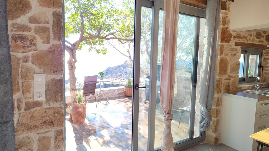 Facilities 3, Vila Apostolis, Crete