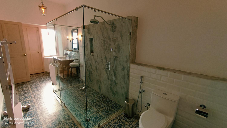 Bathroom 2, Lockhart Bungalow Munnar CGH Earth, Idukki