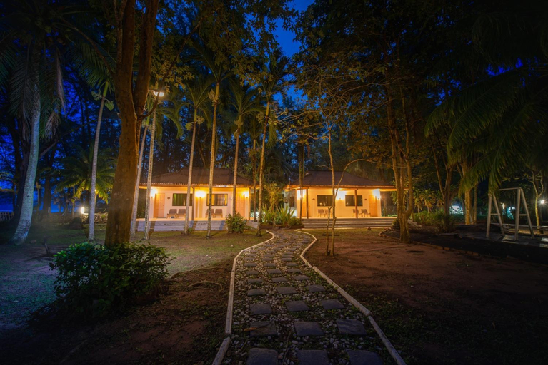 Exterior 6