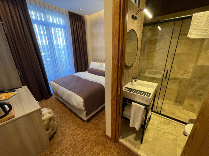 Bedroom 2, Weingart Seaside Hotel, Beyoğlu
