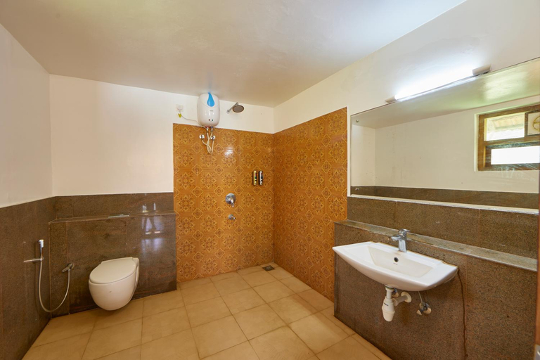 Bathroom 3, Paraikal Beach Resort, Kanniyakumari