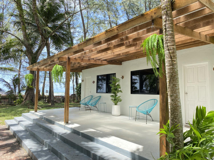 Exterior 8