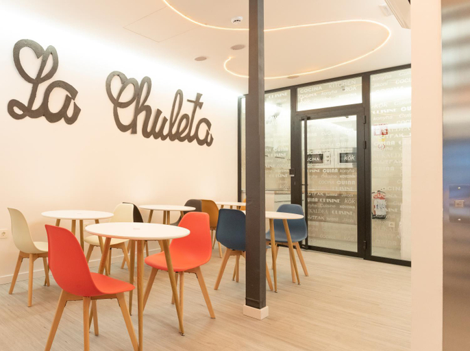 Food & Drinks 4, Bilbao ROOMS & KITCHEN Zorroza, Vizcaya