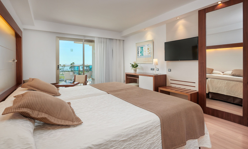 Bedroom 3, Hipotels Cala Millor Park, Baleares