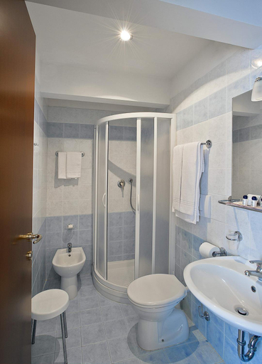 Bathroom 4, Hotel Nazionale, Venezia