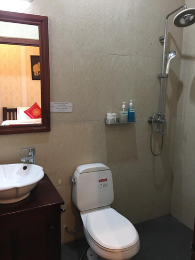 Bathroom 3, Luang Prabang Pangkham Hotel, Luang Prabang