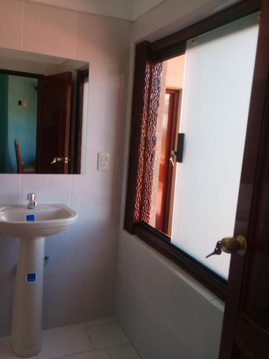 Bathroom 4, Quilla Wasi - ISLA DEL SOL, Manco Kapac
