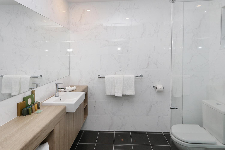 Bathroom 7