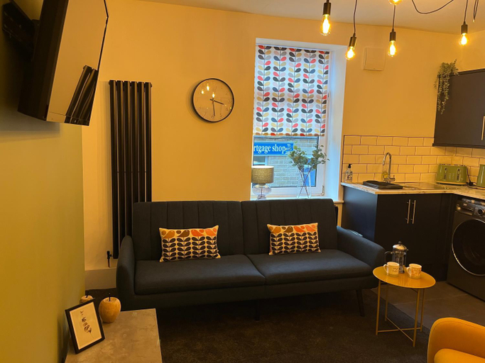 Others 3, Modern & retro two bedroom apartment in Barnsley, Barnsley