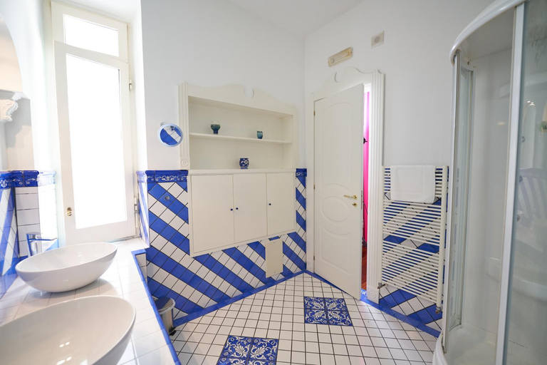 Others 4, B&B Milleduecento Luxury Room, Salerno