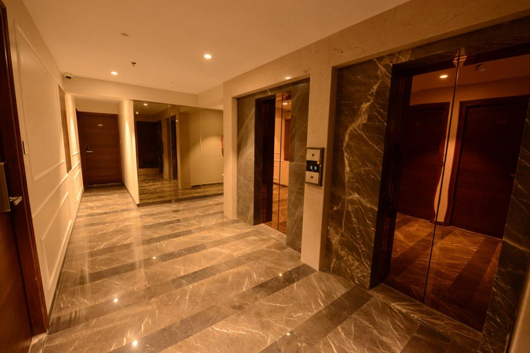 Others 5, hotel Anupam Residency, Mumbai City