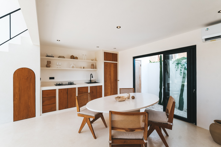 Others 4, Alua Loft, Badung