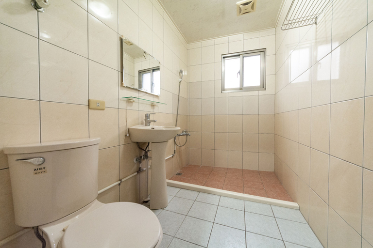 Bathroom 3, nm971, Yilan