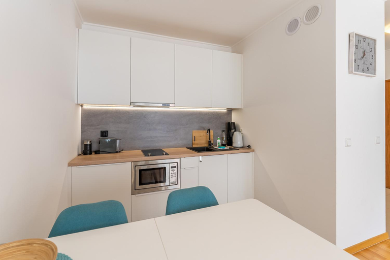 Others 4, Aqua Marina Plaza-Basen, podziemny garaz gratis, Kamień