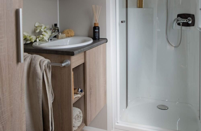 Bathroom 3, EuroParcs Kohnenhof, Clervaux