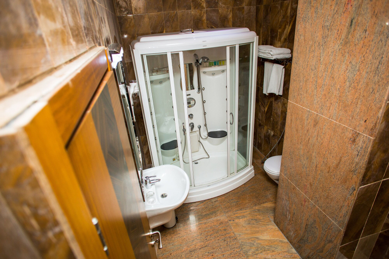 Bathroom 5, Swiss International Mabisel Hotel Port Harcourt, Port Harcourt