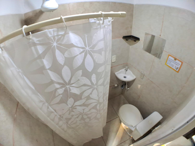 Bathroom 14