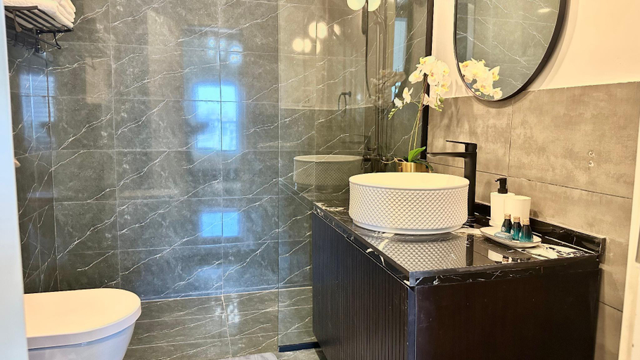 Bathroom 3, Luxury Suite In Masdar City, Abu Dhabi City