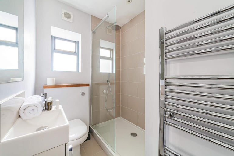 Bathroom 3, Colourful Southfields Charm, London