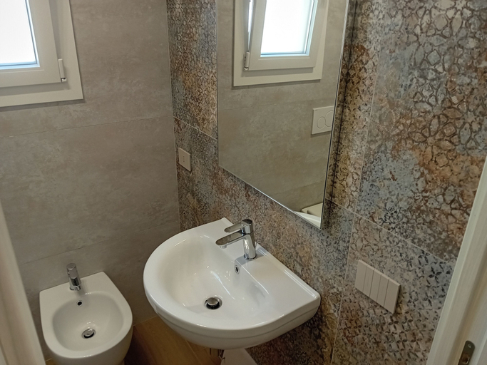 Bathroom 2, Corso Roma Studios Gallipoli, Lecce