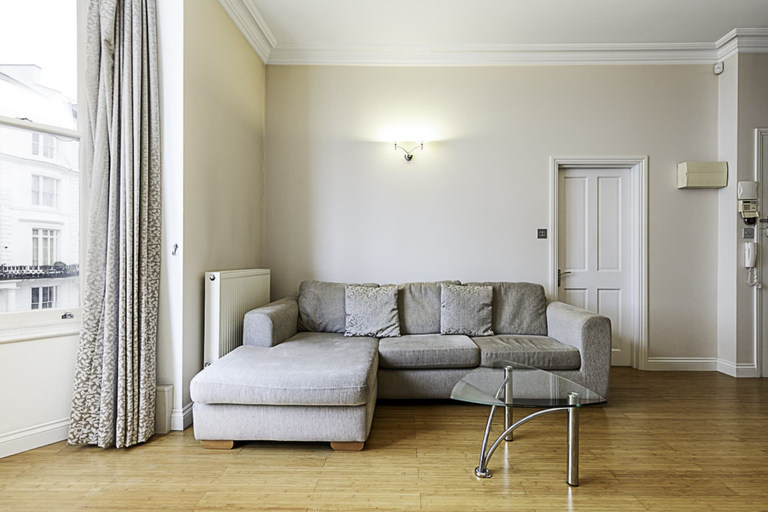 Others 3, London Bliss: Central Paddington Gem, London