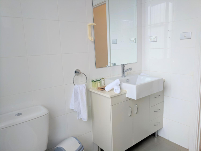 Bathroom 13