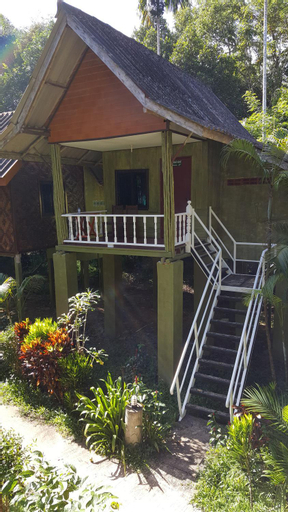 Exterior 3