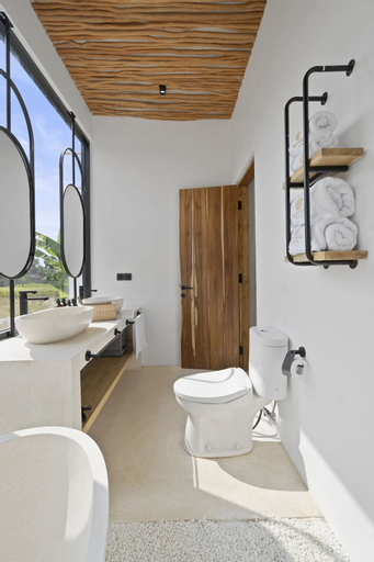 Bathroom 10