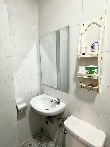 Bathroom 5, Hoxieng Guesthouse 1, Luang Prabang
