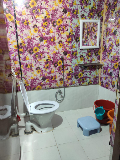 Bathroom 5, Kamran Guest House, Srinagar