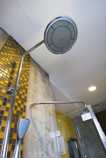 Bathroom 15