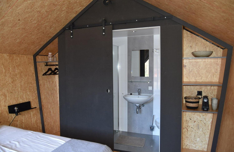 Bedroom, Tenthuisje in het groen, een suite met eigen badkamer, Zijpe