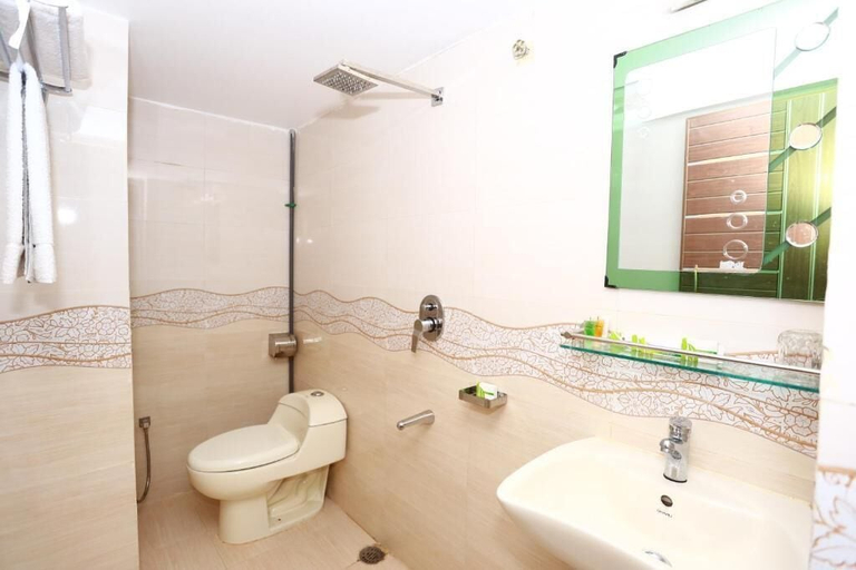 Bathroom, Grand Castle Hotel, Comilla