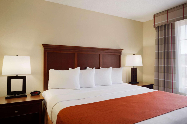 Bedroom 3, Country Inn & Suites by Radisson, Macedonia, OH, Summit
