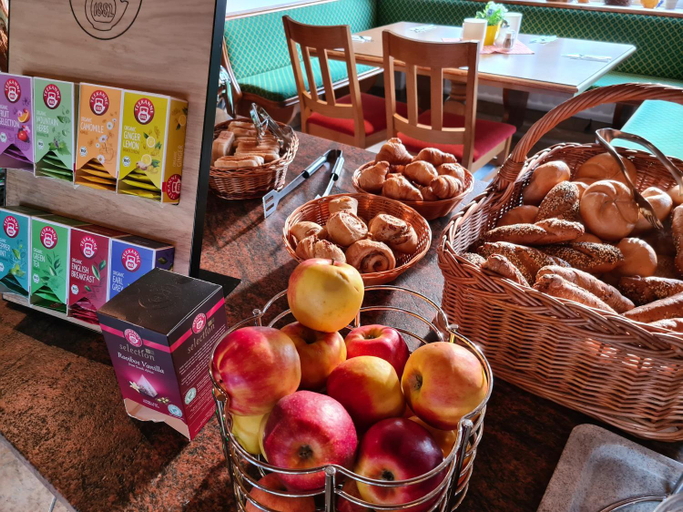 Food & Drinks 5, B&B Hallstatt Lake OBERTRAUN self check in, Gmunden