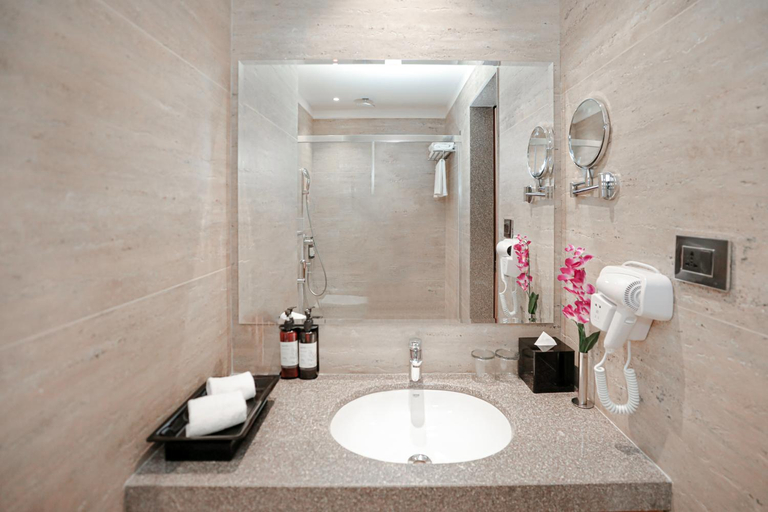Bathroom 5, Regenta Place Bhopal by Royal Orchid HotelsLimited, Bhopal